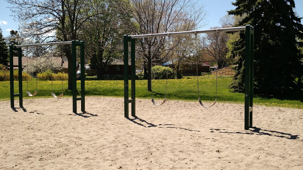Munden Park | Mississauga, ON L5A 1B2, Canada