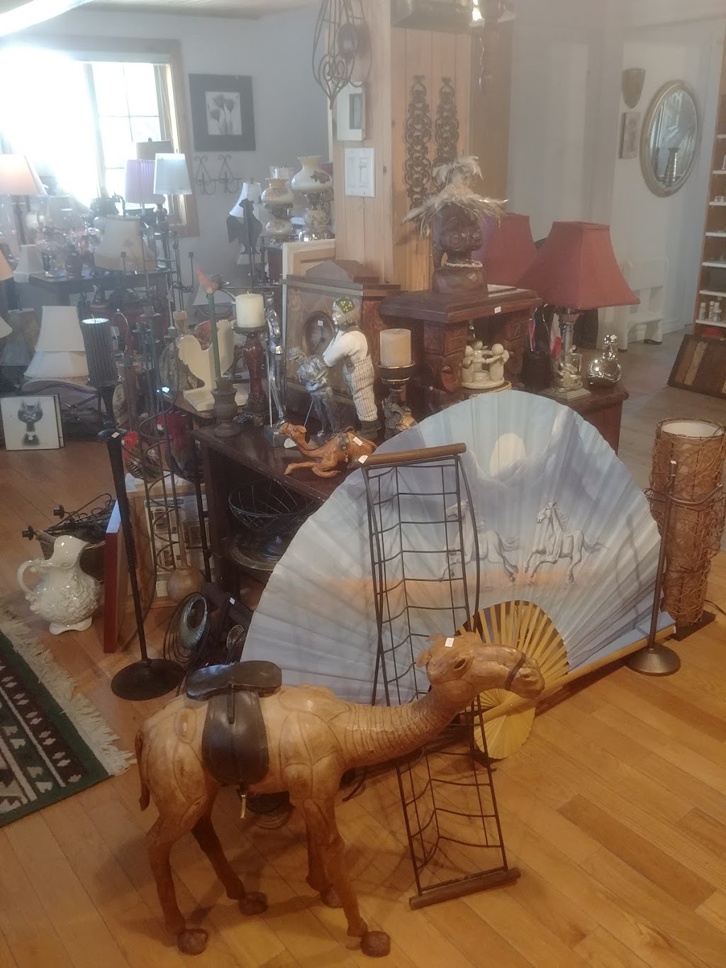 LOuvroir Saint-Sauveur | 382 Rue Principale, Saint-Sauveur, QC J0R 1R0, Canada | Phone: (450) 227-1445