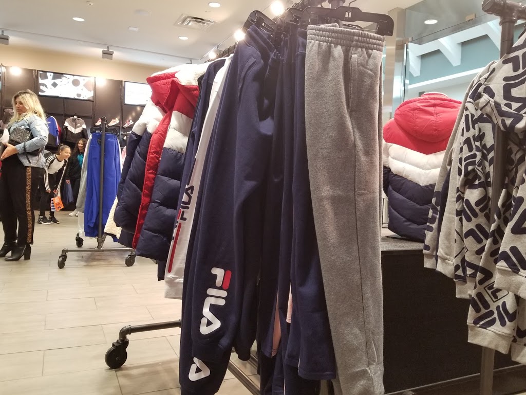 Foot Locker | 3035 Blvd Le Carrefour #m022, Laval, QC H7T 1C8, Canada | Phone: (450) 682-3733