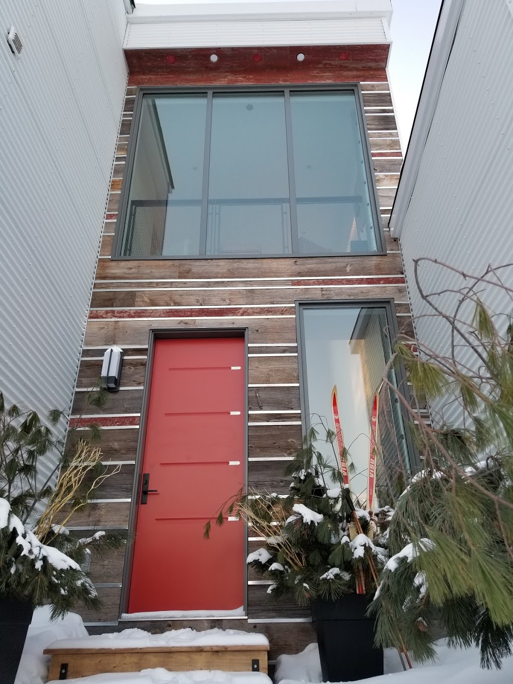 Tom & Associates | 212 Hickory St, Collingwood, ON L9Y 3G1, Canada | Phone: (705) 443-1528