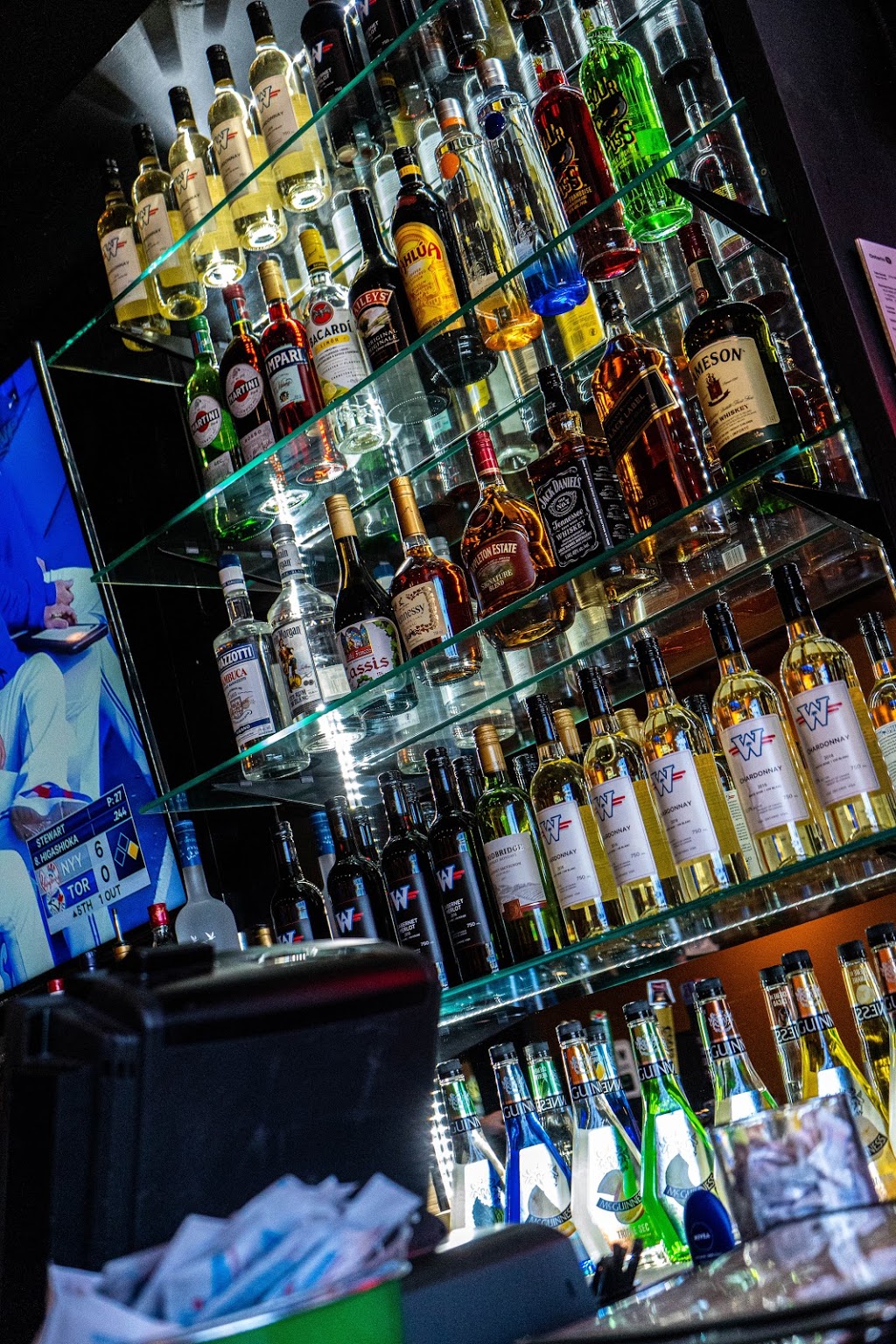 Wild Wing Stouffville | 15 Ringwood Dr, Whitchurch-Stouffville, ON L4A 8C1, Canada | Phone: (905) 642-9464