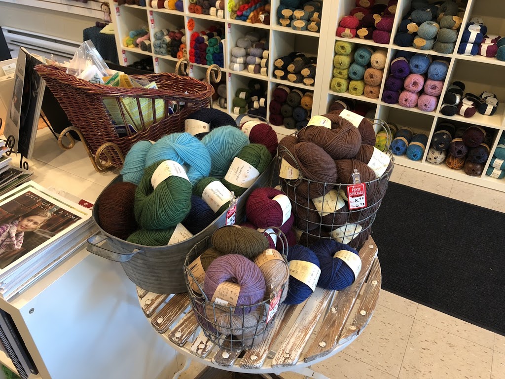 Marie Mode Tricot | 200 Grand Boulevard, LÎle-Perrot, QC J7V 4X1, Canada | Phone: (514) 901-0708
