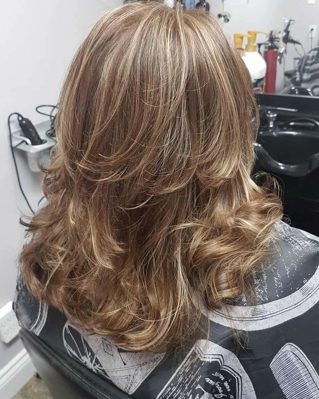Adrianas Hair Salon | 10 Countryside Ct, Bradford, ON L3Z 2Z8, Canada | Phone: (905) 252-5099