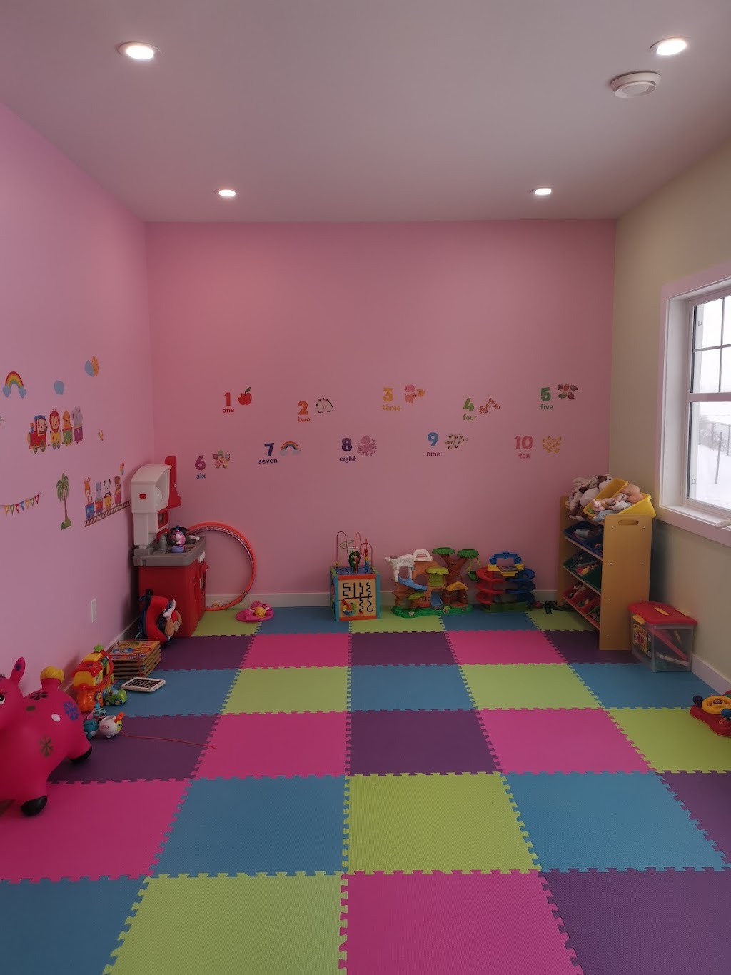 kiddies Day Home | 84 Carrington Rd. NW, Calgary, AB T3P 1R2, Canada | Phone: (403) 993-0888