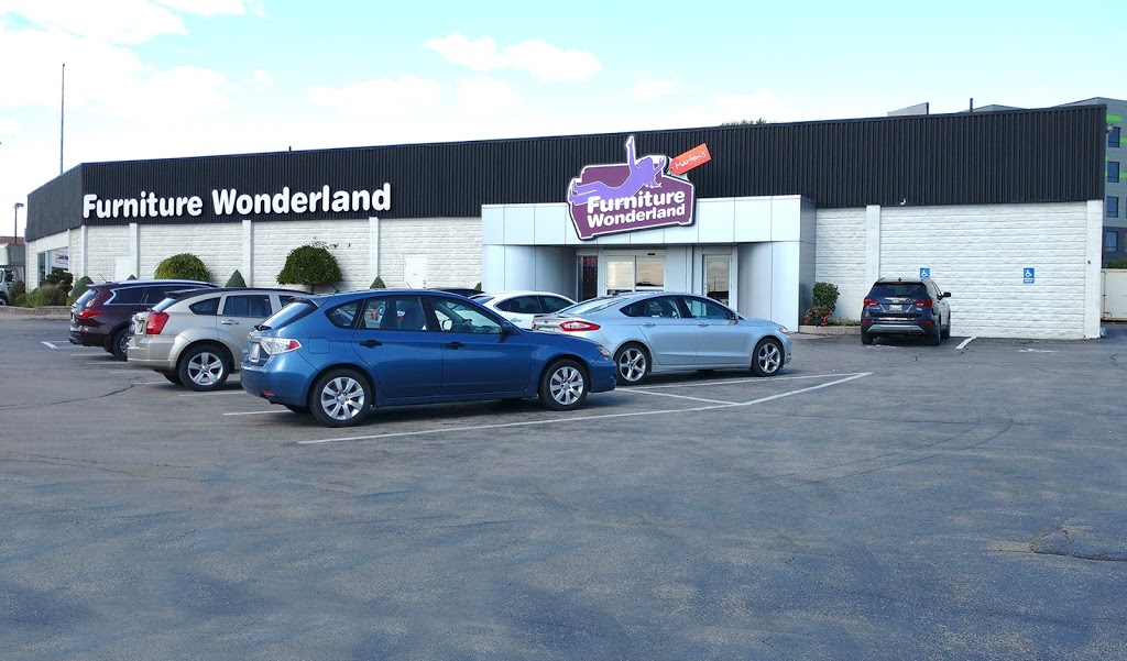 Martens Furniture Wonderland | 71 Kingsbury Dr, Kitchener, ON N2A 2L9, Canada | Phone: (519) 893-2979