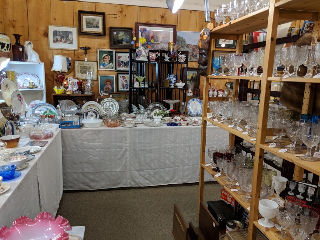 Market Road Antiques | 845 Weber St N, Waterloo, ON N2V 1V8, Canada | Phone: (519) 746-1999