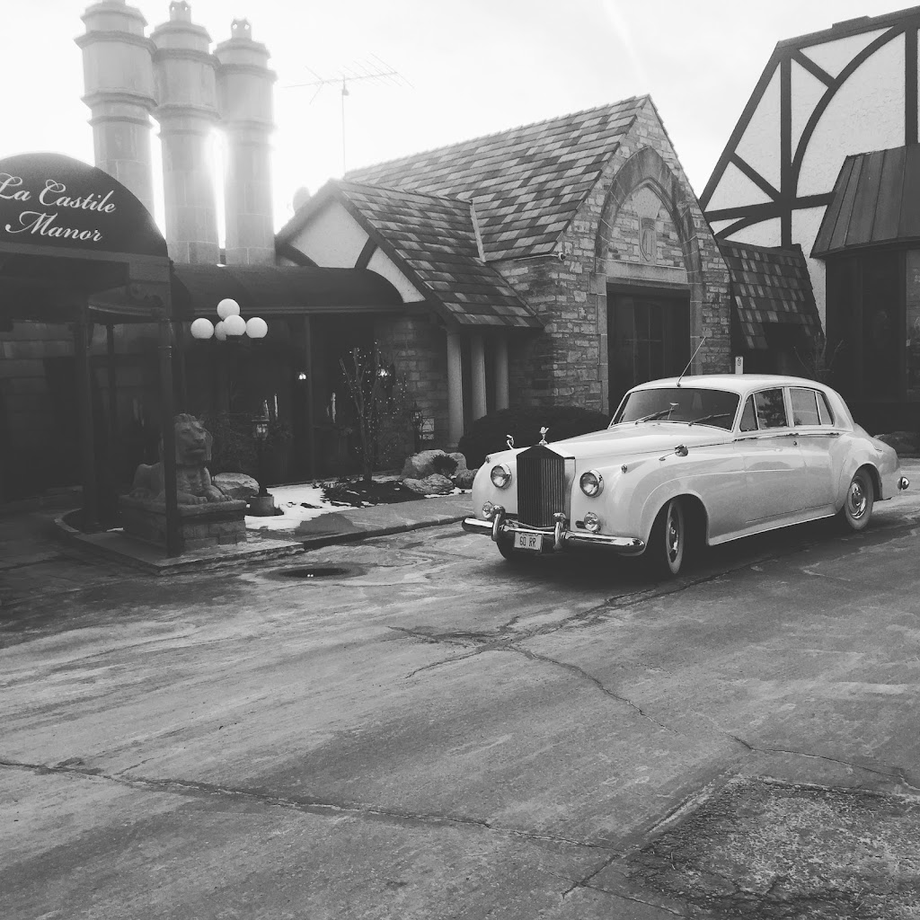 Rolls Royce Classic Limos | 1579 Applewood Rd, Mississauga, ON L5E 2M2, Canada | Phone: (647) 995-7725