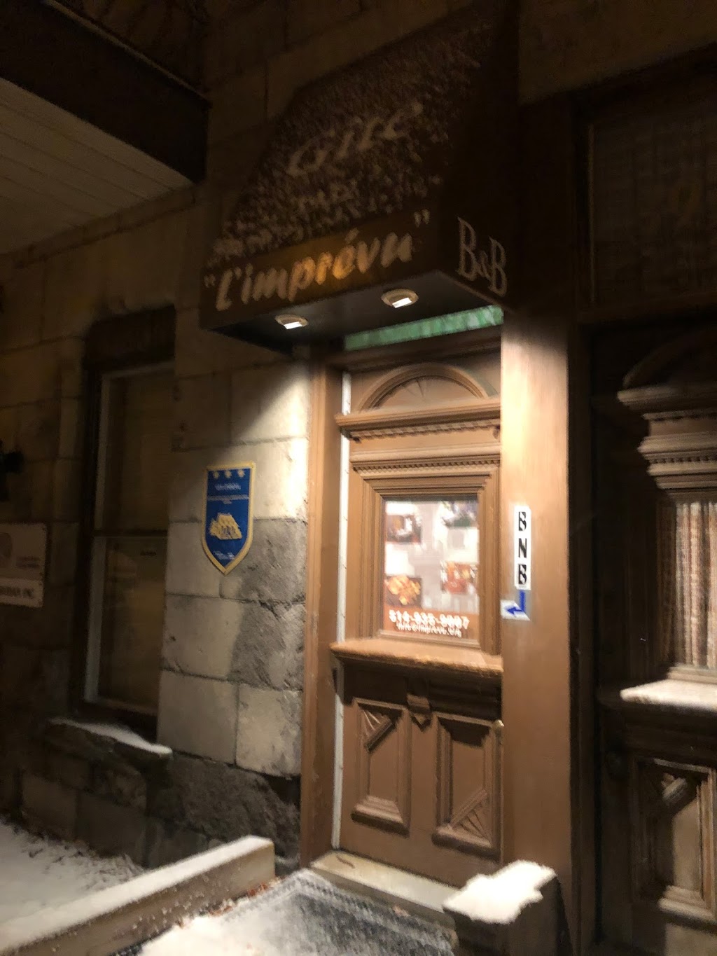 Gite LImprévu | 3932 Rue Saint-Jacques, Montréal, QC H4C 1H8, Canada | Phone: (514) 935-9007