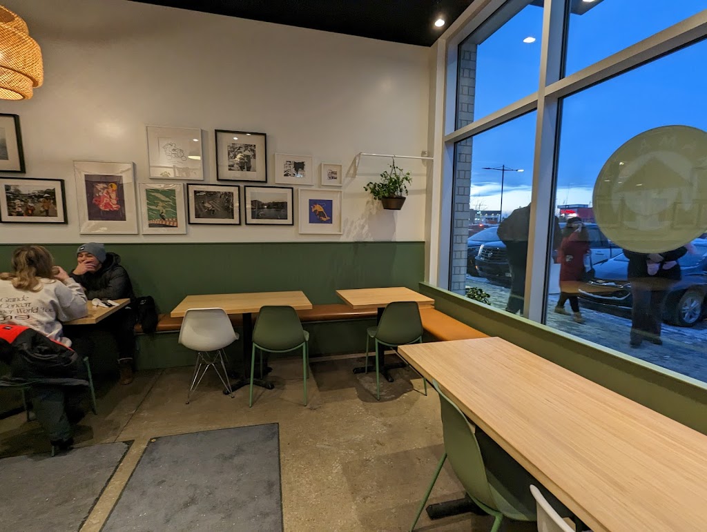 MAMA LA Vietnamese Cuisine | 8 Aquitania Blvd W #50, Lethbridge, AB T1J 5L4, Canada | Phone: (403) 394-2718