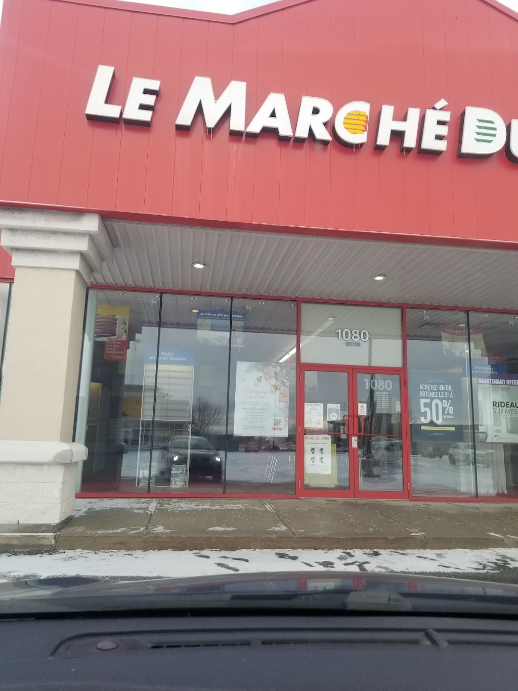 Le Marche du Store | 1080 A. Chomedey, Laval, QC H7X 4C9, Canada | Phone: (450) 969-6669