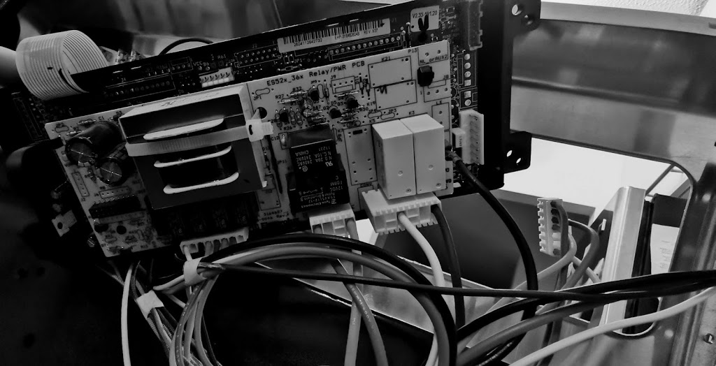 Fix Up Pro - Reliable Appliances Repair Service | 28 Dzyndra Crescent, Winnipeg, MB R2C 3V4, Canada | Phone: (431) 338-8338
