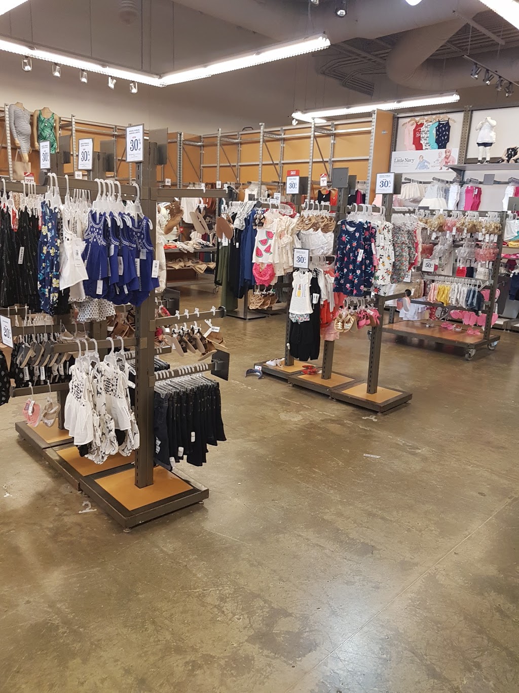 Old Navy | 70 Pinebush Rd, Cambridge, ON N1R 8K5, Canada | Phone: (519) 621-4612