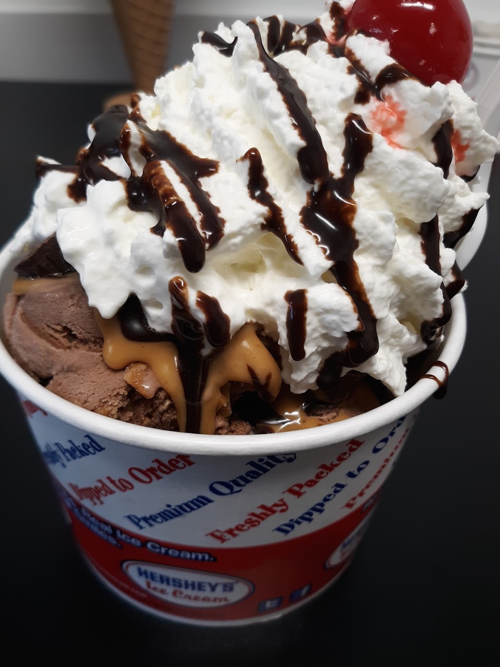 Reids Ice Cream Parlor | 130 Lake Ave, Lockport, NY 14094, USA | Phone: (716) 471-3652