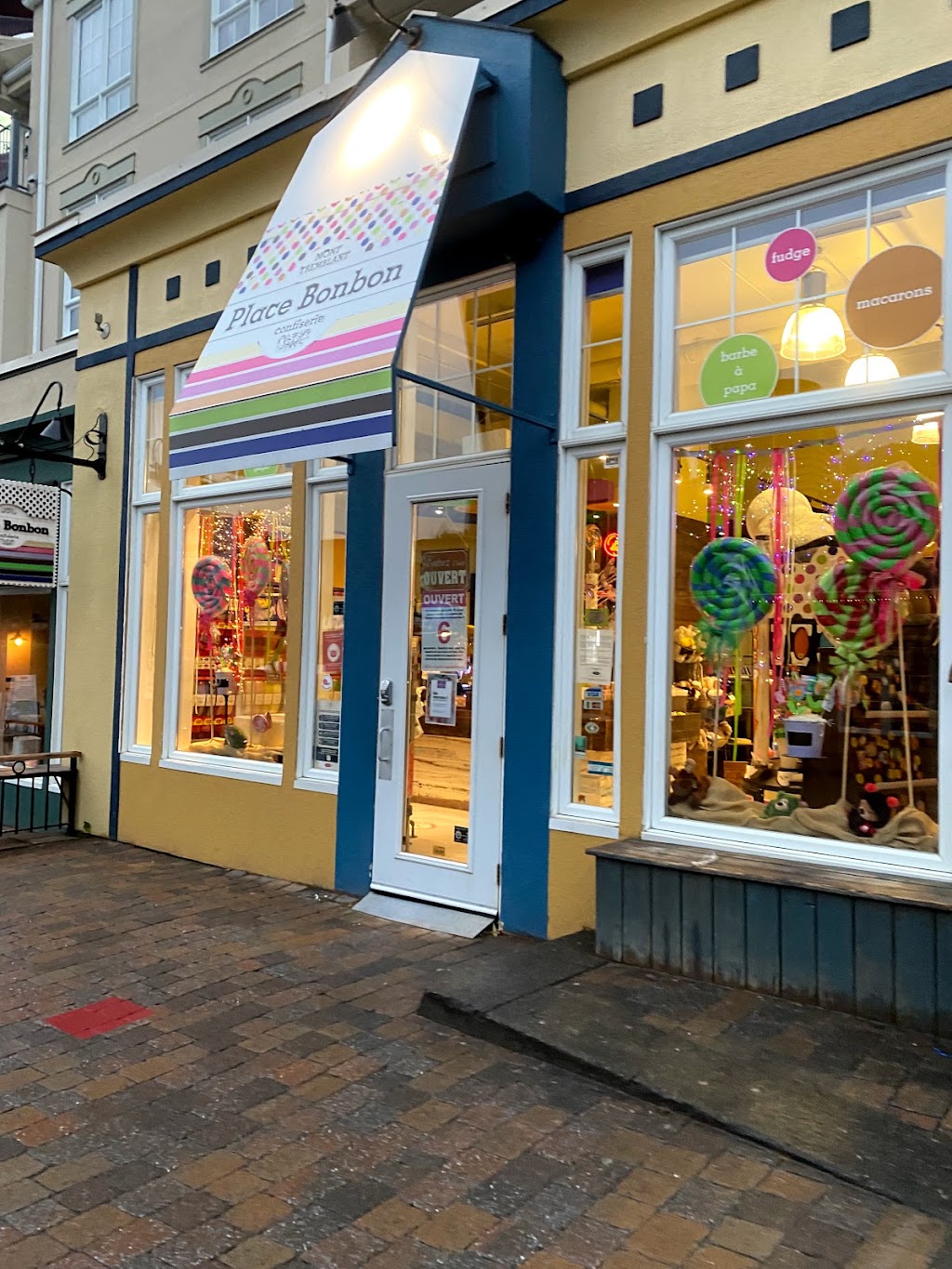 Place Bonbon | 151 Chemin du Curé Deslauriers, Mont-Tremblant, QC J8E 1C9, Canada | Phone: (819) 425-5729