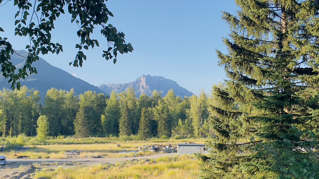 Fernie Mobile Home Park | 60 Cokato Rd, Fernie, BC V0B 1M4, Canada | Phone: (250) 423-6226