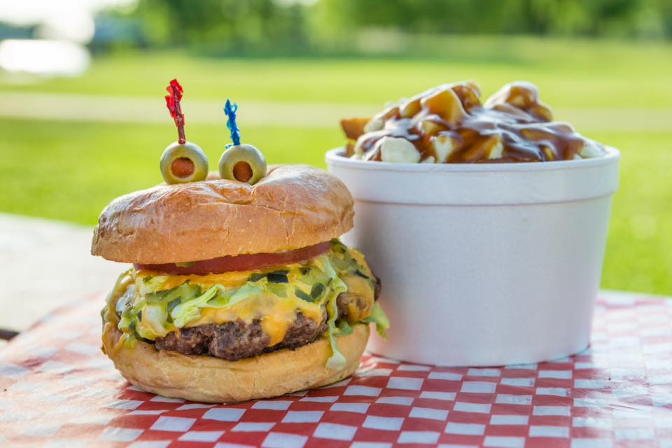 DBURGER MOBILE | 62 Chem. de la Cité des Jeunes, Saint-Clet, QC J0P 1S0, Canada | Phone: (514) 512-1328