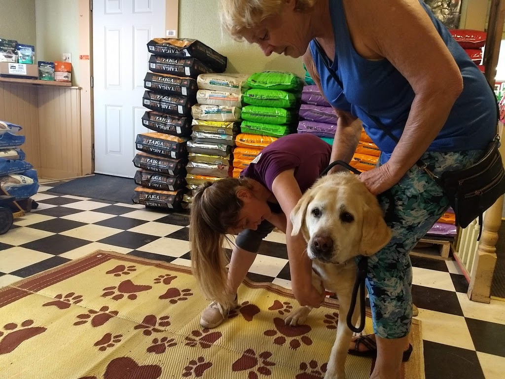 Village Pet Food & Supply | 3305 Lakefield Rd, Lakefield, ON K0L 2H0, Canada | Phone: (705) 652-9494