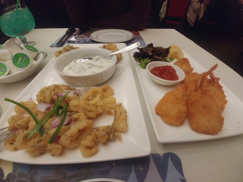 Maximes Restaurant and Lounge | 1131 St Marys Rd, Winnipeg, MB R2M 3T9, Canada | Phone: (204) 257-1521
