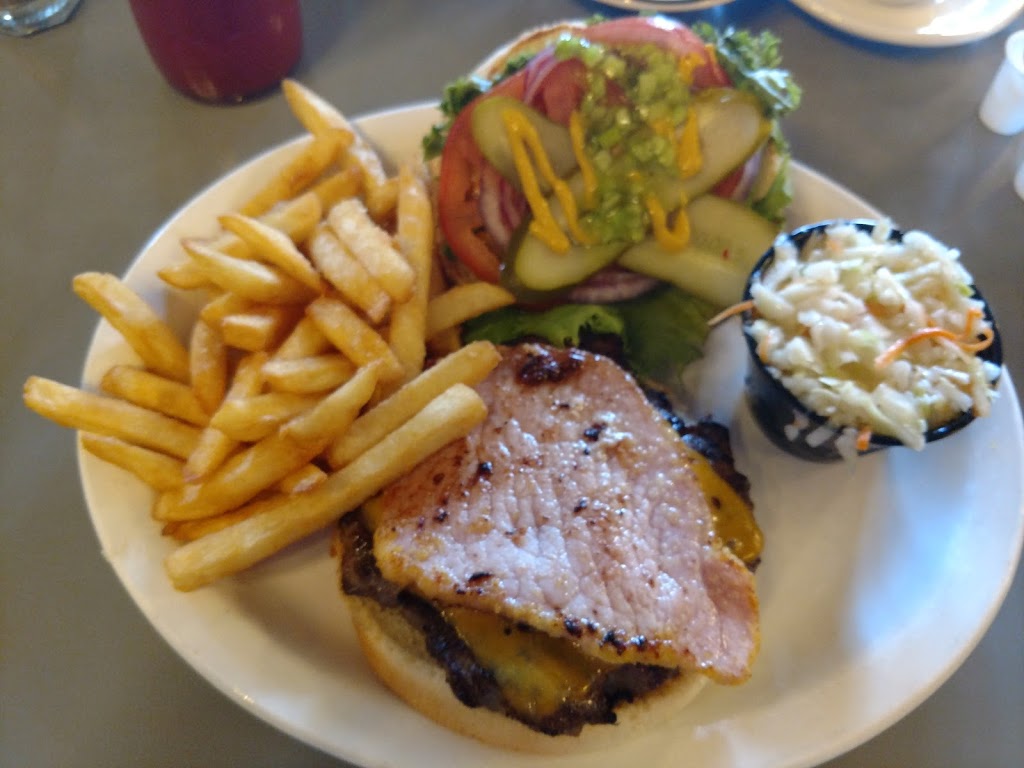 Demetres Family Eatery | 1100 Ontario St, Stratford, ON N5A 6W6, Canada | Phone: (519) 272-0755