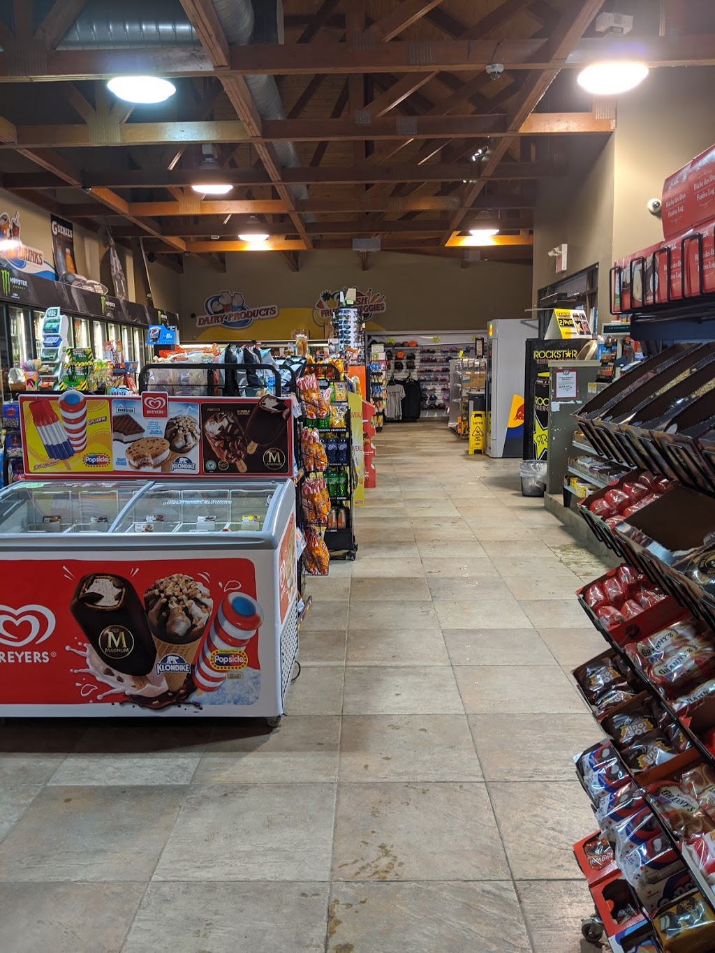 Shediac Road Convenience | 1615 Shediac Rd, Moncton, NB E1A 7B3, Canada | Phone: (506) 855-9472
