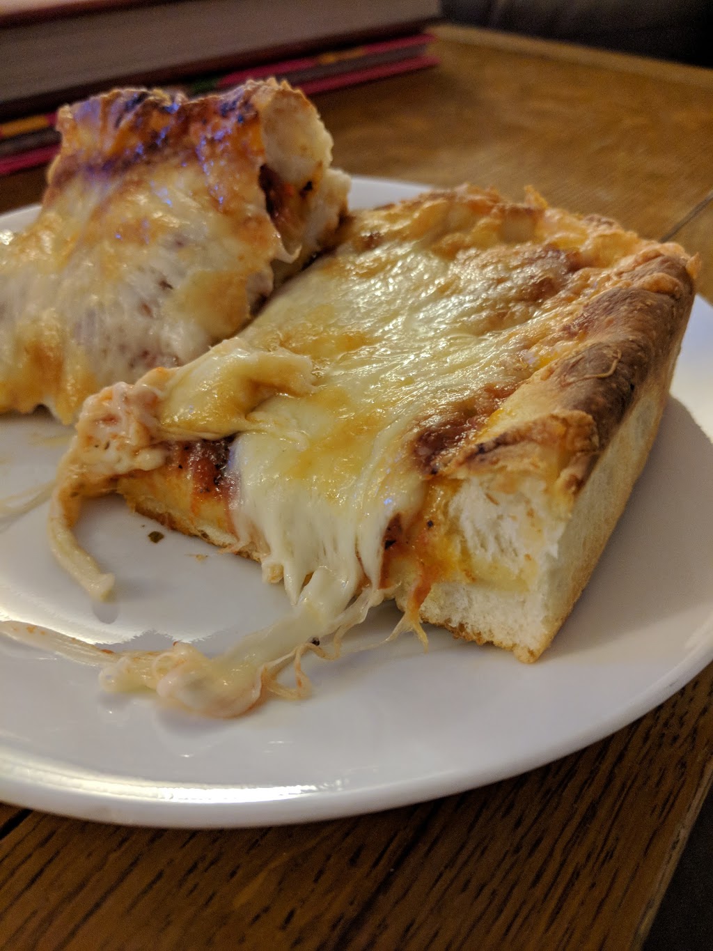 Chicago Deep Dish Pizza | 34 Edgedale Dr NW, Calgary, AB T3A 2S9, Canada | Phone: (403) 503-0808