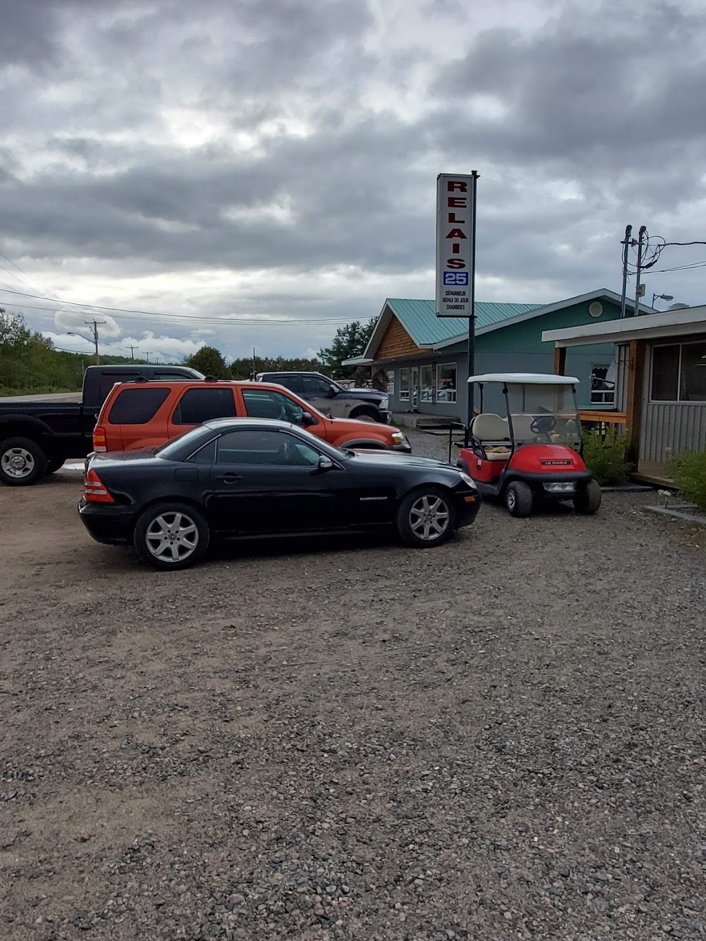 Lucky Luciano’s | 1510 Drew Rd #1, Mississauga, ON L5S 1W7, Canada | Phone: (905) 672-5252