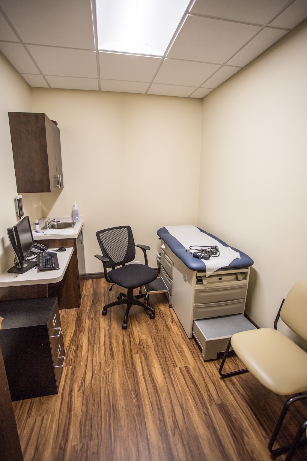 The Queen Clinic | 5025 Creditview Rd, Mississauga, ON L5V 3E5, Canada | Phone: (905) 826-5555