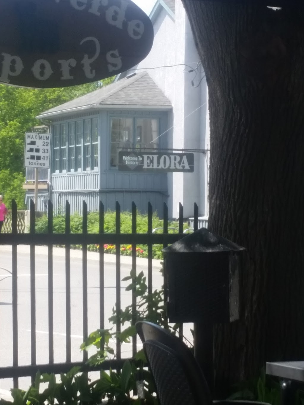 The Village Inn Elora | 66 Wellington Rd 7, Elora, ON N0B 1S0, Canada | Phone: (519) 846-5333