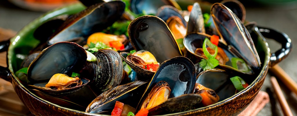 Caloura Bar & Grill | 468 Rogers Rd, York, ON M6M 1B1, Canada | Phone: (647) 748-3044