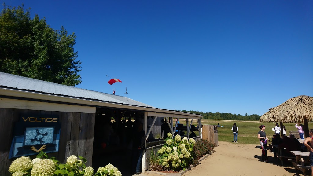 Parachute Voltige | 4680 Rue Principale, Lourdes-de-Joliette, QC J0K 1K0, Canada | Phone: (450) 752-0385