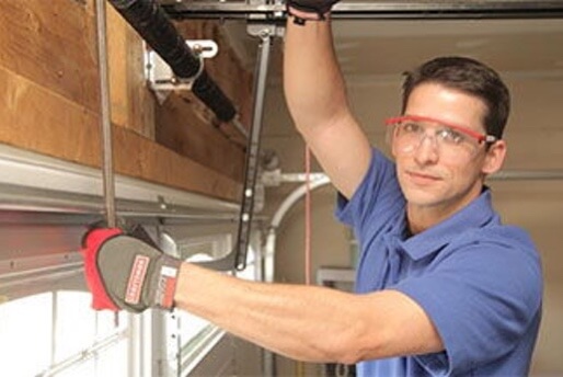 Marda Loop Garage Door Repair | 1821 33 Ave SW, Calgary, AB T2T 1Z1, Canada | Phone: (403) 389-3844