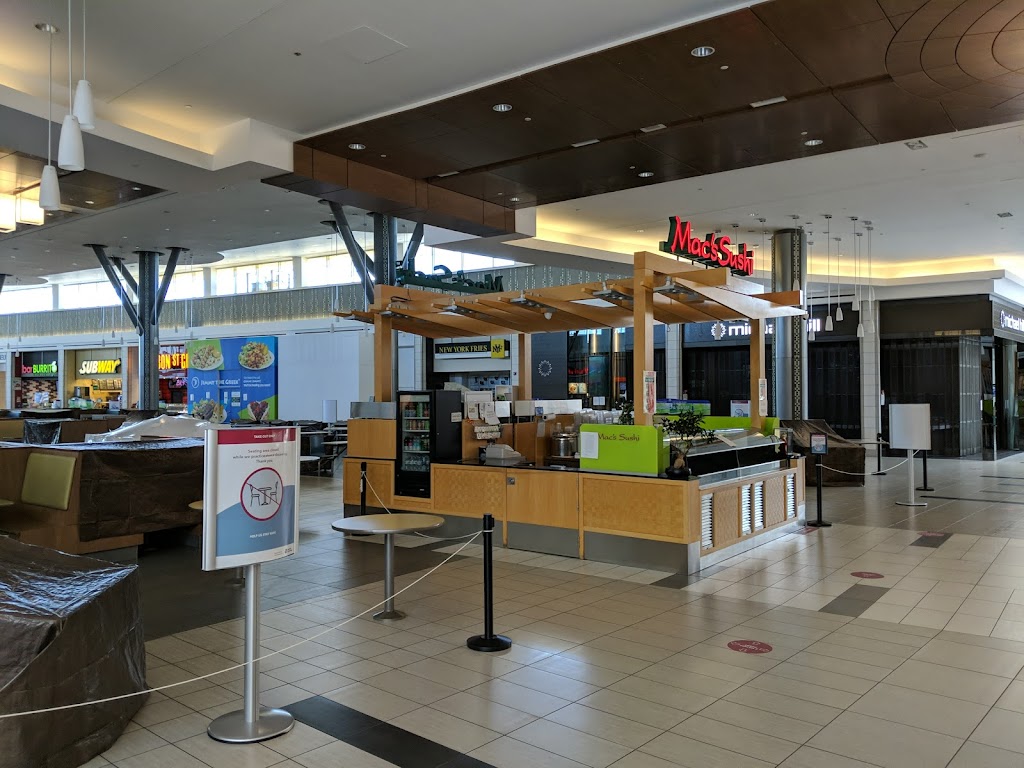 Hudsons Bay | 550 King St N, Waterloo, ON N2L 5W6, Canada | Phone: (519) 884-6990