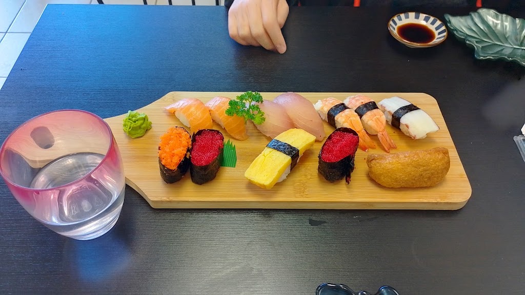 Momoko Sushi | 1161 Northmount Dr NW, Calgary, AB T2L 0C5, Canada | Phone: (403) 312-0866
