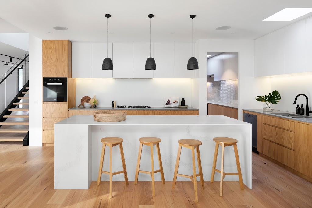 Construction Memphré - Maisons de prestige performantes | 17 Rue Jacinthe, Sainte-Catherine-de-Hatley, QC J0B 1W0, Canada | Phone: (819) 238-3240