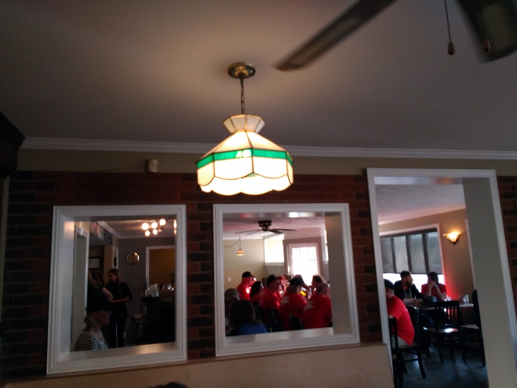 Royals Restaurant | 6152 Perth St, Richmond, ON K0A 2Z0, Canada | Phone: (613) 838-2222