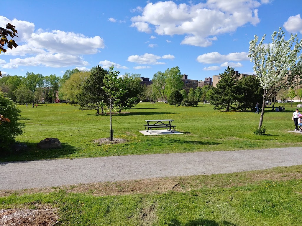 Marcelin Wilson Park | 11301 Bd de lAcadie, Montréal, QC H3M 2T1, Canada | Phone: (514) 872-0311