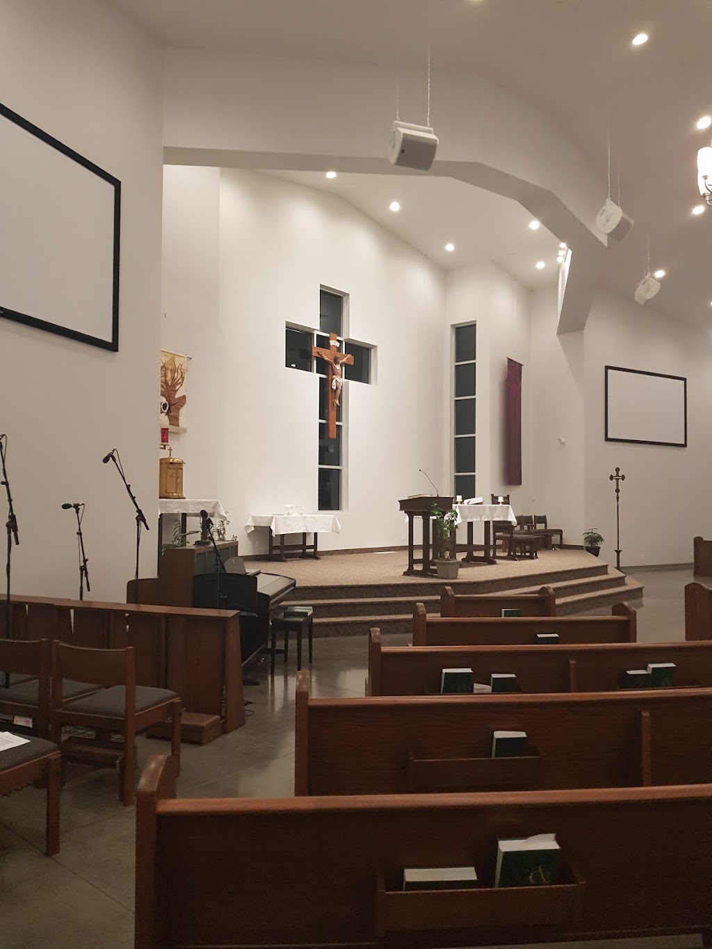 St. Stephens Catholic Church | 5128 53 St, Lacombe, AB T4L 1J7, Canada | Phone: (403) 782-3514