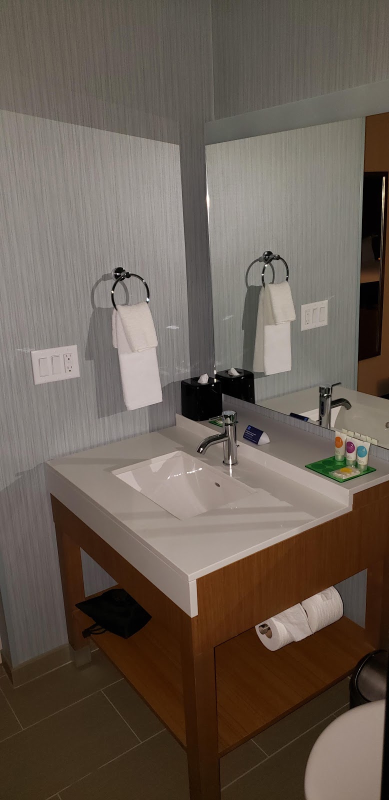 Hyatt Place Calgary Airport | 10 Aero Cres NE, Calgary, AB T2E 7Y5, Canada | Phone: (587) 747-1234