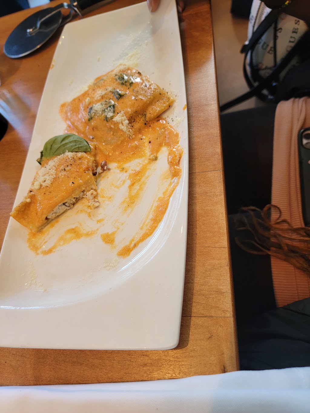 Stella Pizzeria | 1327 Avenue Laurier E, Montréal, QC H2J 1H4, Canada | Phone: (514) 903-9448