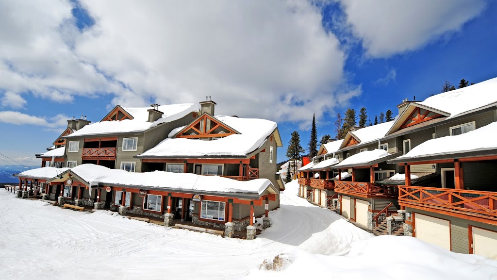 Trappers Crossing, Big White | 5350 Big White Rd, Kelowna, BC V1P 1P3, Canada | Phone: (250) 765-8888