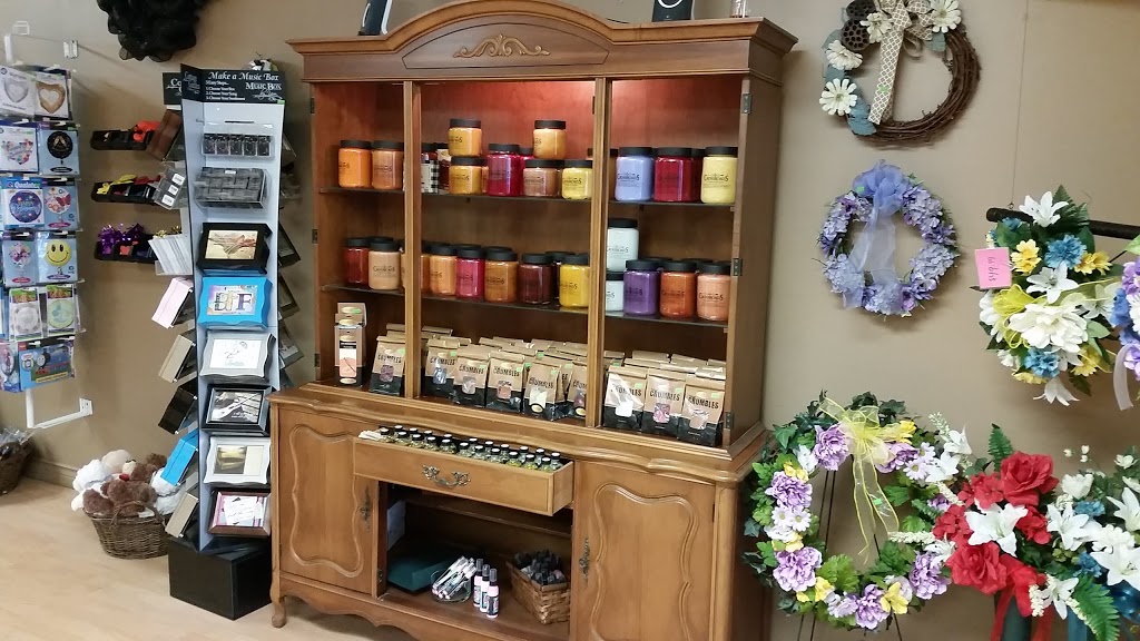 Karas Rose Garden | 50 Queen St N, Tilbury, ON N0P 2L0, Canada | Phone: (519) 682-3338
