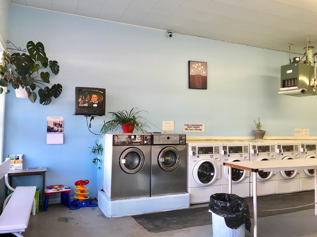 Scotties Coin Laundry | 1609 29th St W, Saskatoon, SK S7L 0N6, Canada | Phone: (306) 382-7340