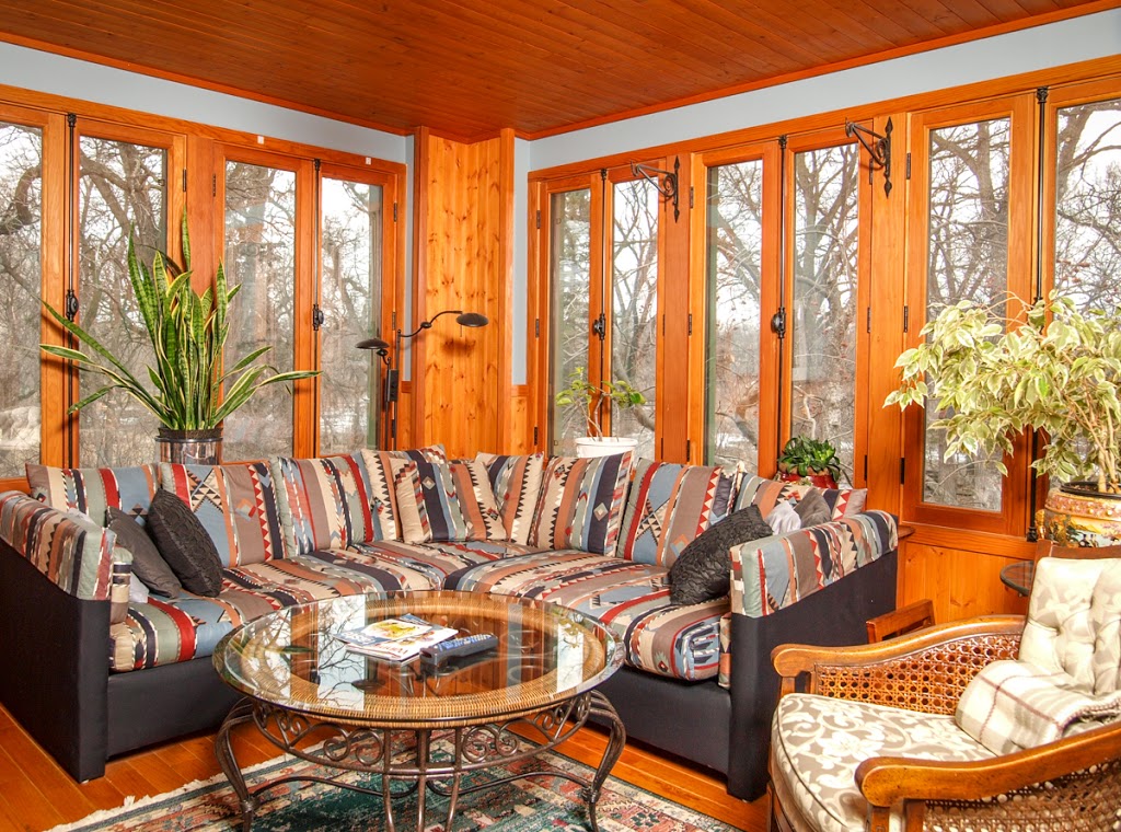 Beechmount Bed and Breakfast | 134 W Gate, Winnipeg, MB R3C 2E1, Canada | Phone: (866) 797-0905