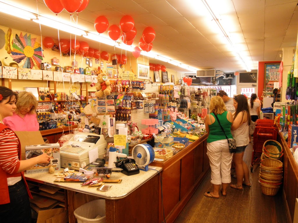 Vidlers 5 & 10, Inc. | 676 - 694 Main St, East Aurora, NY 14052, USA | Phone: (716) 652-0481