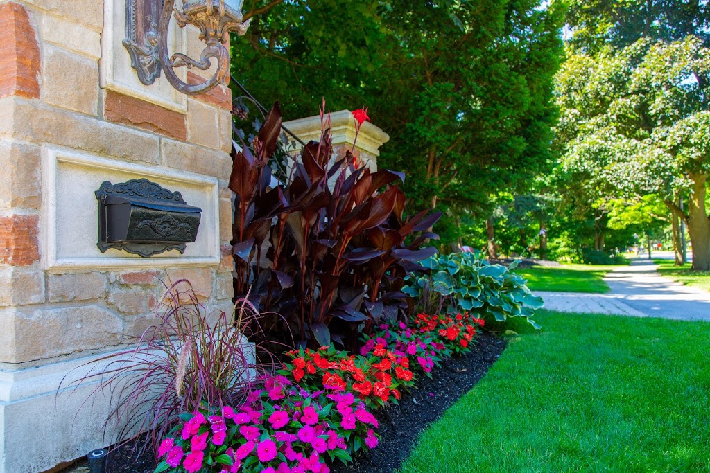 Green Thumb Landscaping Burlington | 3077 Guelph Line, Burlington, ON L7P 0S8, Canada | Phone: (905) 335-0752