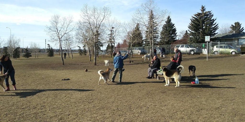 Mcknight/Falconridge Dog Park | park | 111 Falwood Way NE, Calgary, AB T3J 1A8, Canada