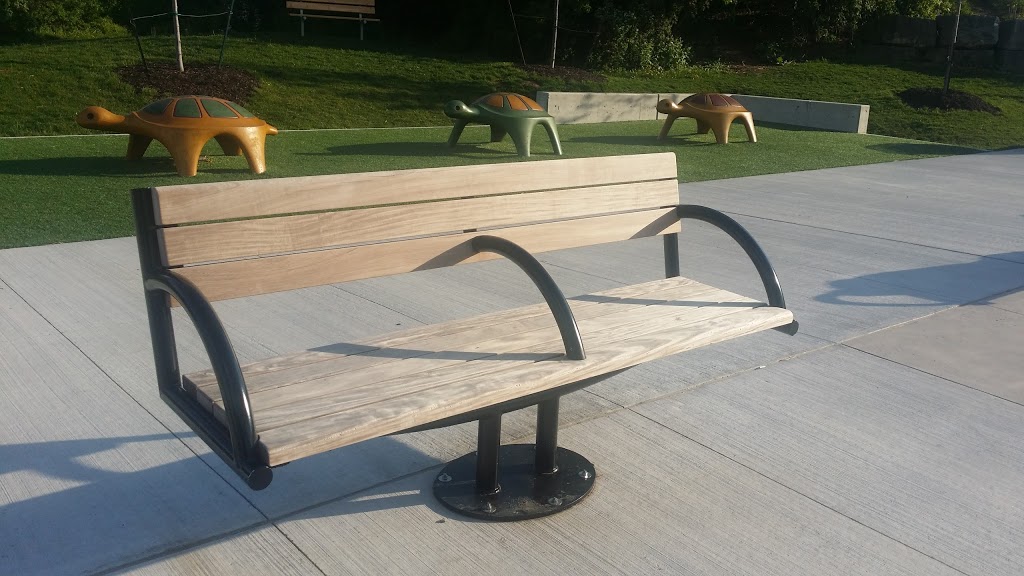 Lake Aquitaine Park Splash Pad | 2750 Aquitaine Ave, Mississauga, ON L5N 3K5, Canada | Phone: (905) 615-4100
