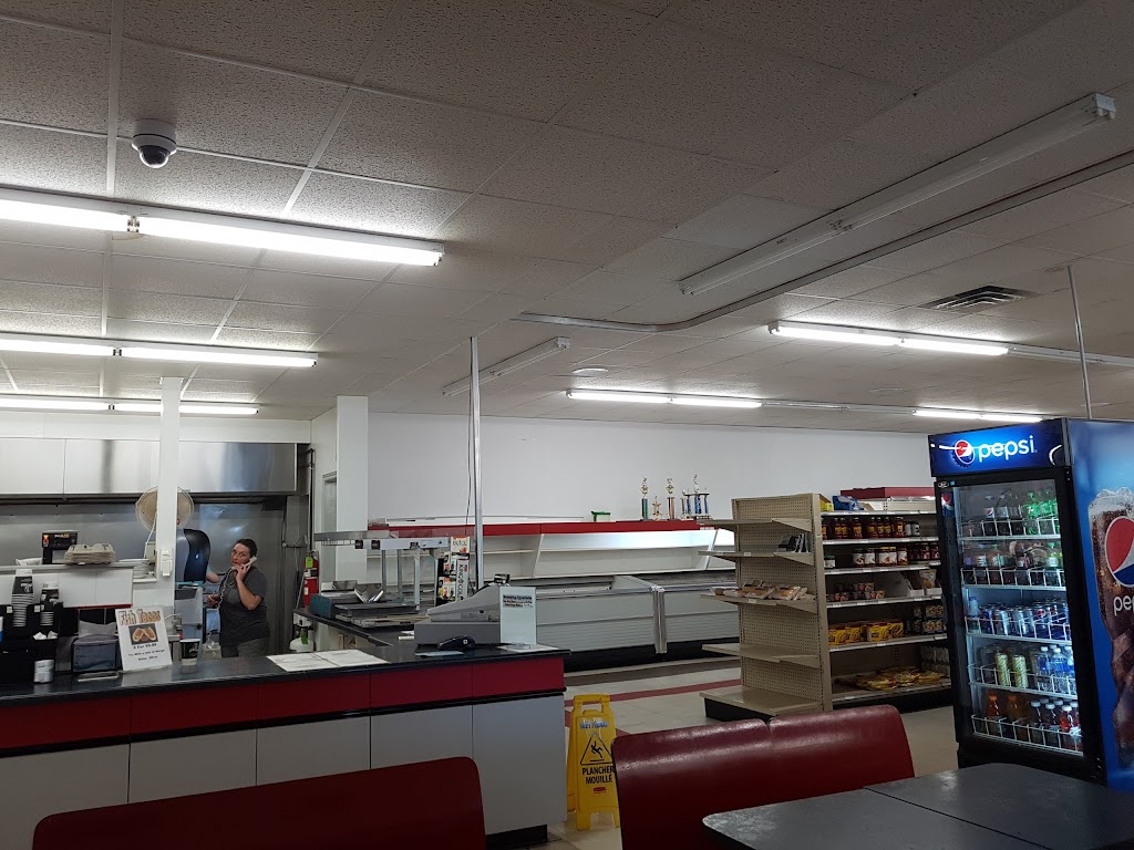Daryls General Store | 27 Kent St, Georgetown, PE C0A 1L0, Canada | Phone: (902) 652-2626