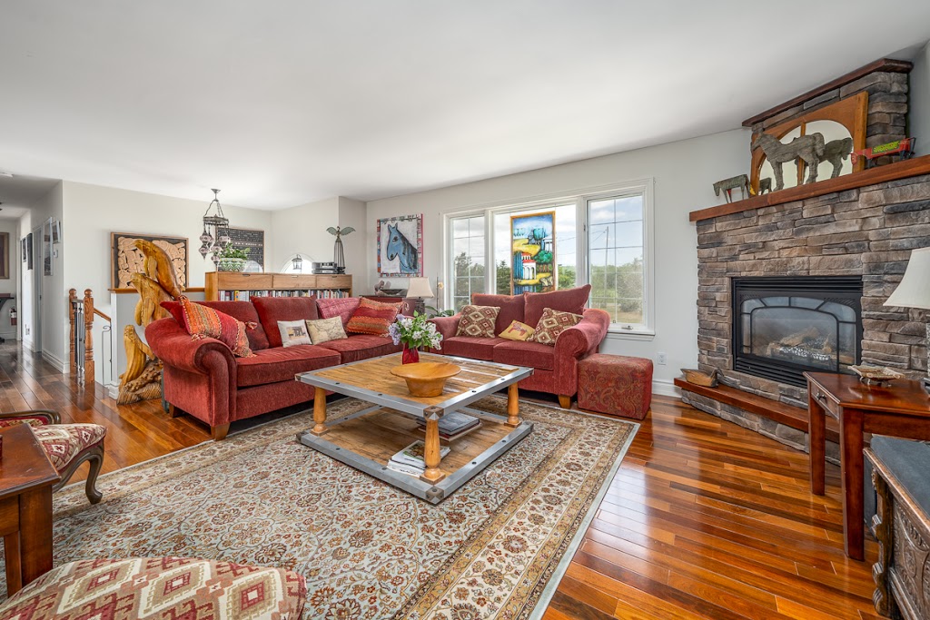 Lilac Lane B&B | 48 Mitchells Crossroad, Picton, ON K0K 2T0, Canada | Phone: (647) 927-1956
