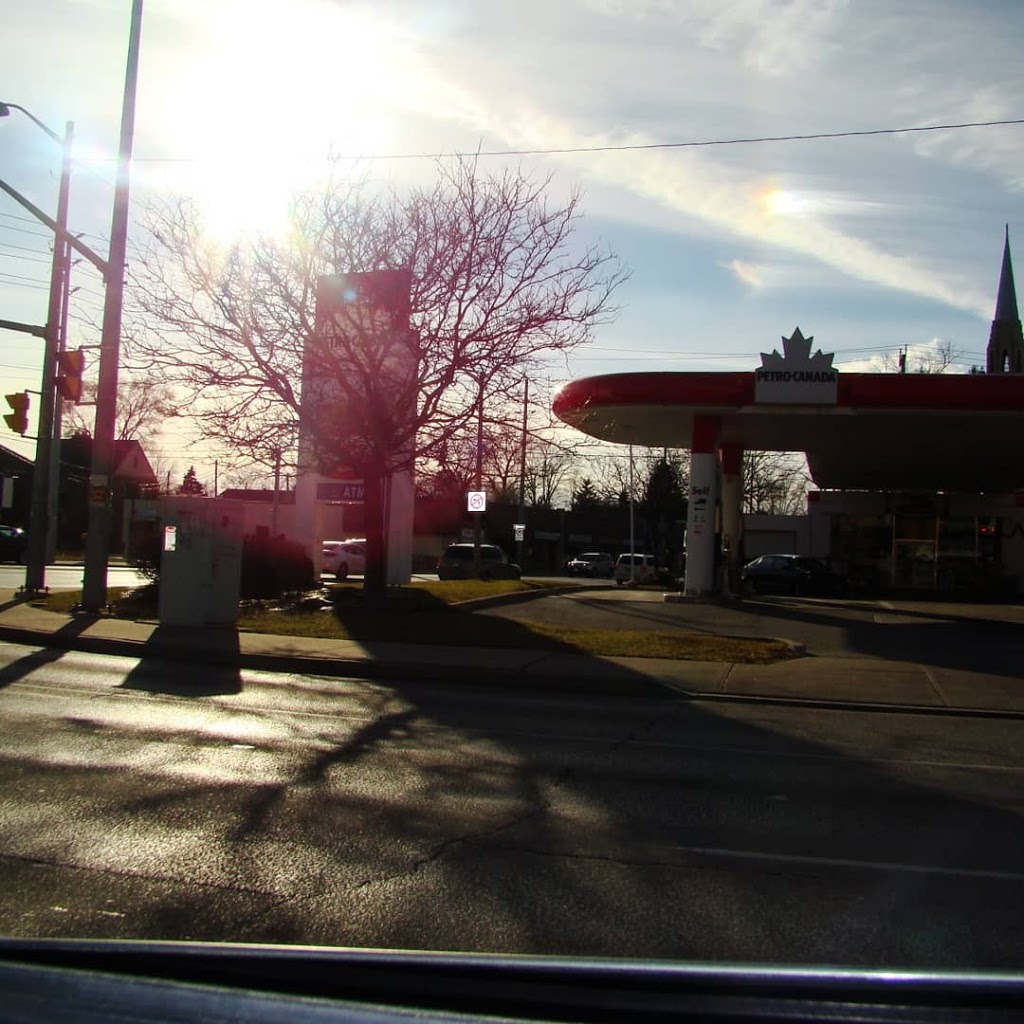 Petro-Canada & Car Wash | 2295 Division Rd, Windsor, ON N8W 1Z7, Canada | Phone: (519) 967-1077
